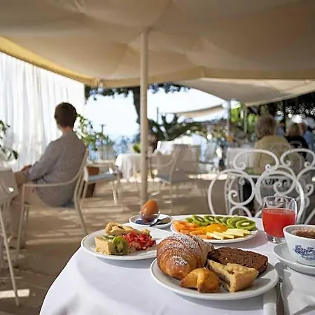 Otel Aurora 4*