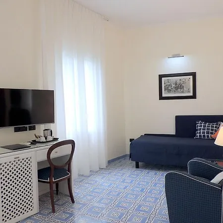 Otel Aurora 4*
